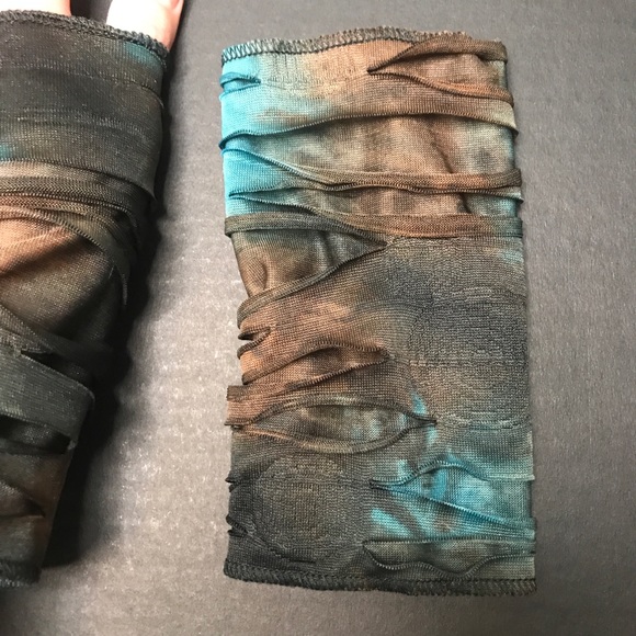 Mummy Bandage Gloves Blue Hand Warmers Halloween Costume Zombie Arm Cuff Tie Dye - Picture 3 of 4